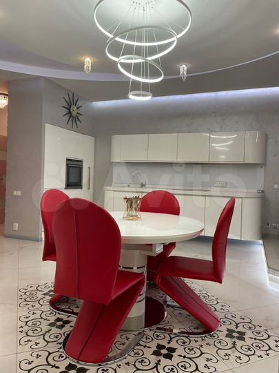 3-к. квартира, 70 м², 7/8 эт.