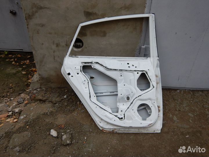 Дверь задняя левая Nissan Sentra B17R