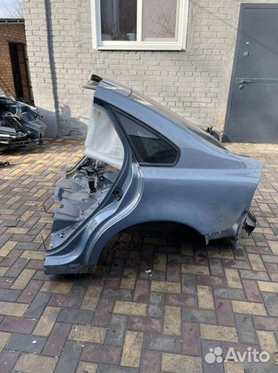 Часть задний Volvo S40 2.4