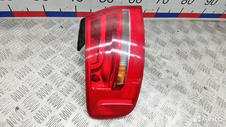 Фонарь задний левый на Audi A4 B8