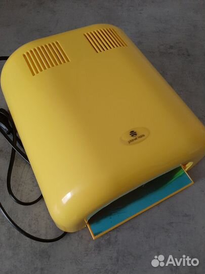 Уф-лампа для маникюра