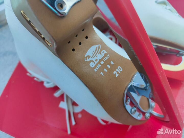 Фигурные коньки edea motivo р. 210 (почти новые)
