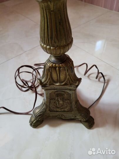 Лампа настольная старинных времени