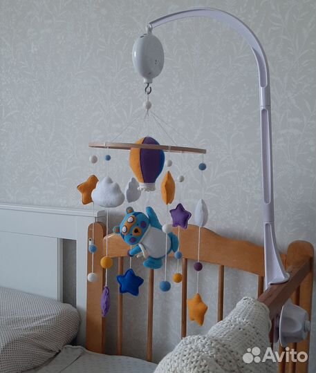 Мобиль на кроватку + кронштейн + блок 35 мелодий
