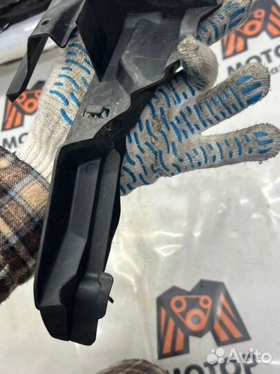 Накладка крыла передняя правая Ford Focus 3