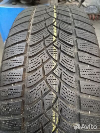 Goodyear UltraGrip Performance+ 215/55 R17 V