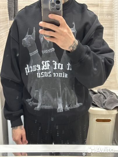 Свитшот out of reach