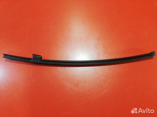 Направляющая стекла двери задняя правая Nissan