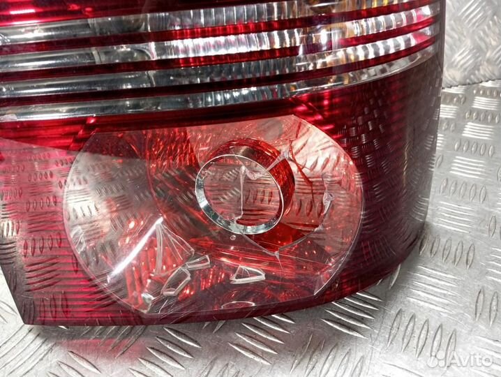 Б/У Б/У Фонарь задний правый Из Японии. 1T09450