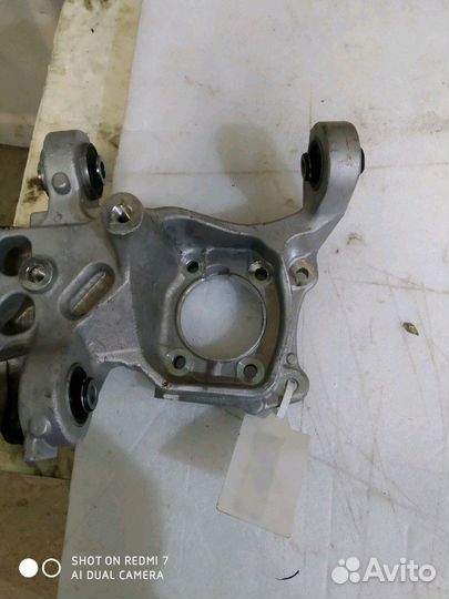 Кулак зад левый Jeep Cherokee kl