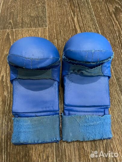 Защита кисти Adidas каратэ WKF