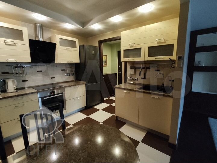 3-к. квартира, 68 м², 3/17 эт.