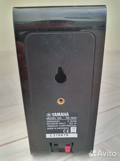 Центральная колонка и колонки окружающего звучания