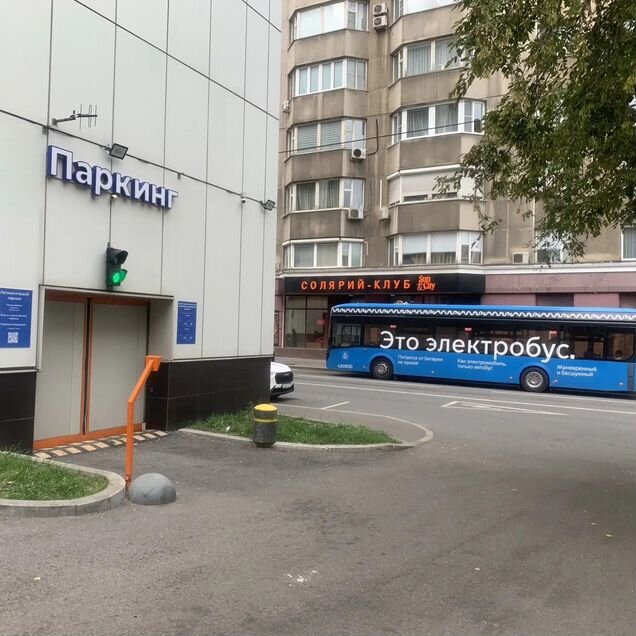 Машиноместо, > 30 м²