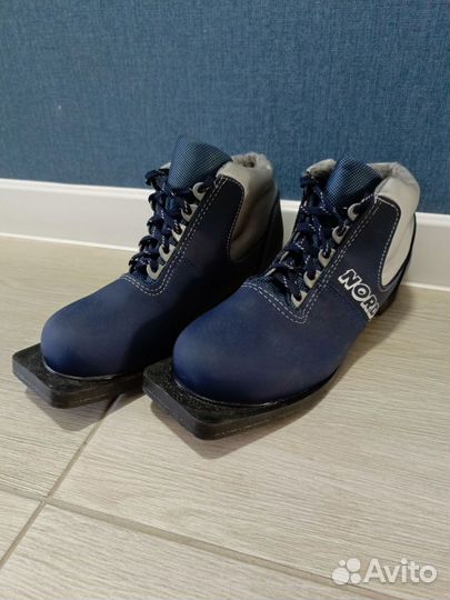 Лыжные ботинки