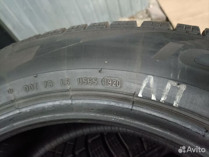 Pirelli Ice Zero FR 215/60 R17 100T