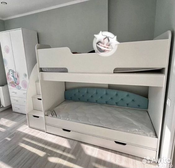 Двухъярусная кровать