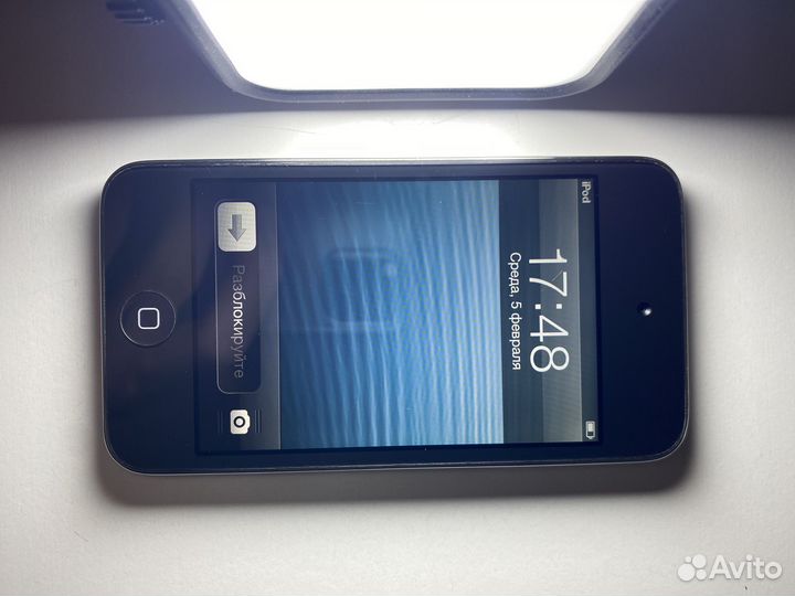 Плеер iPod touch 4