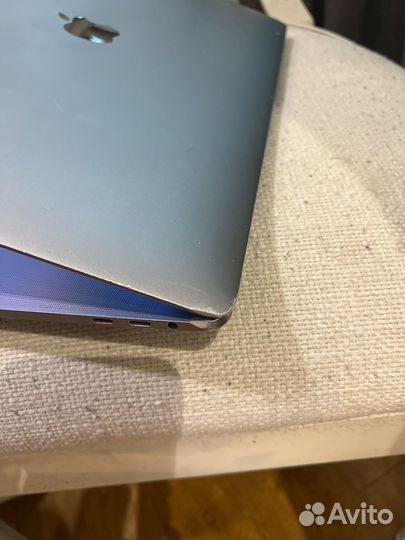 Apple Macbook Pro (15-inch, 2016)