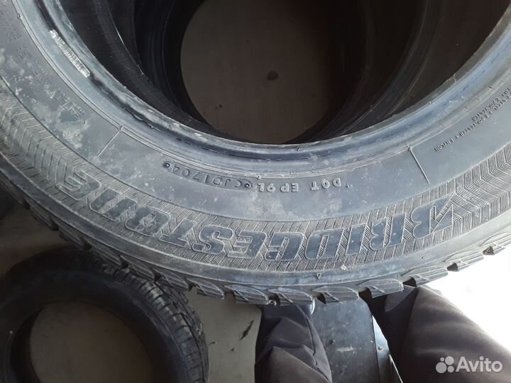 Bridgestone WT17 20.5/65 R15