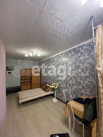 Дом 26,2 м² на участке 1 сот.