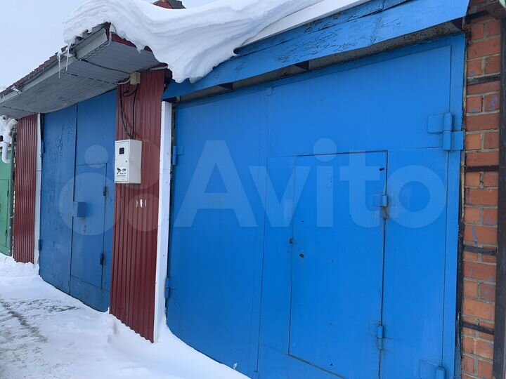Гараж, > 30 м²
