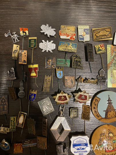 Значки, монеты, банкноты