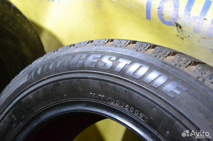 Bridgestone Blizzak Revo GZ 215/60 R16