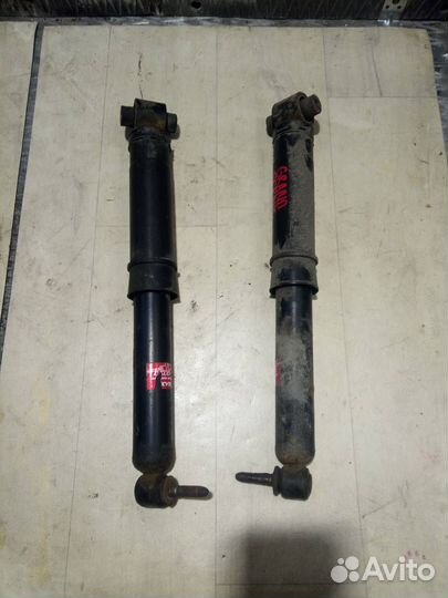 Стойка амортизатора задняя Renault Grand Scenic