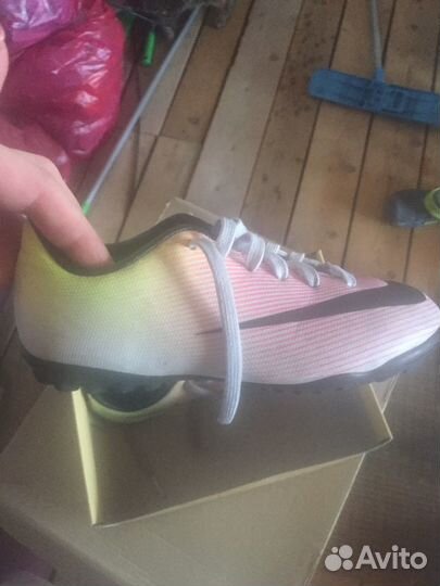 Футбольные бутсы