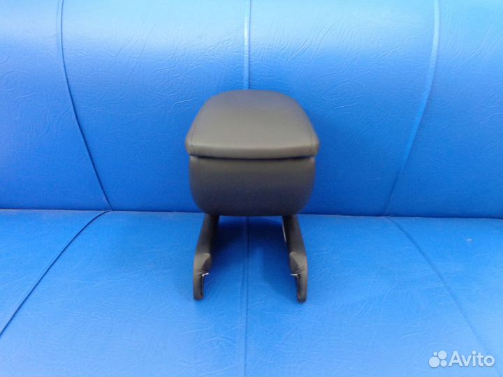 Подлокотник Skoda Roomster