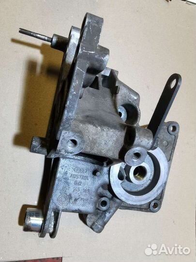 Кронштейн крепления гур