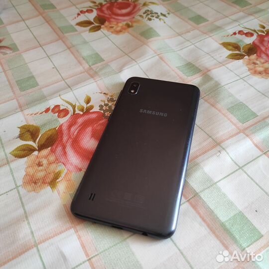 Samsung Galaxy A10, 2/32 ГБ