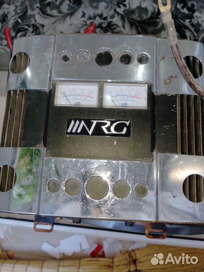 Автомобильный усилитель сабвуфера