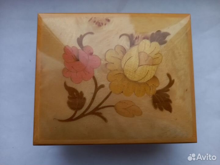 Старинная музыкальная шкатулка маркетри