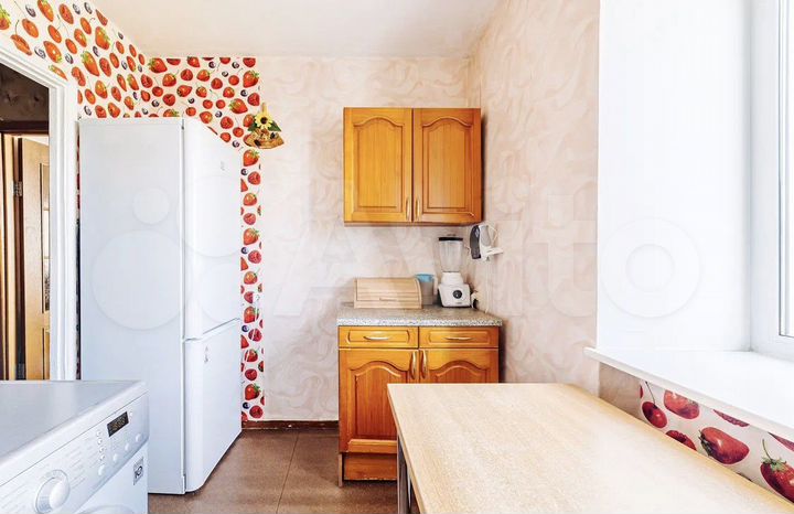 2-к. квартира, 42 м², 3/3 эт.