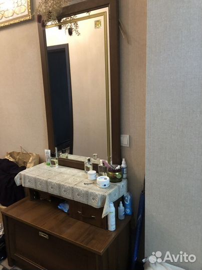 Трюмо и вешалка