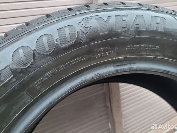 Goodyear UltraGrip Ice 225/60 R18 107