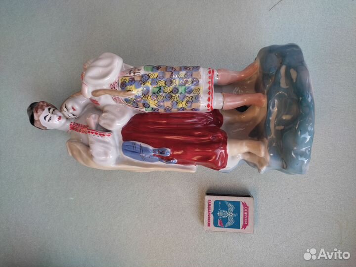 Фарфоровая статуэтка Майская ночь или Влюбленные