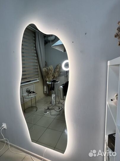 Зеркало фигурное с подсветкой