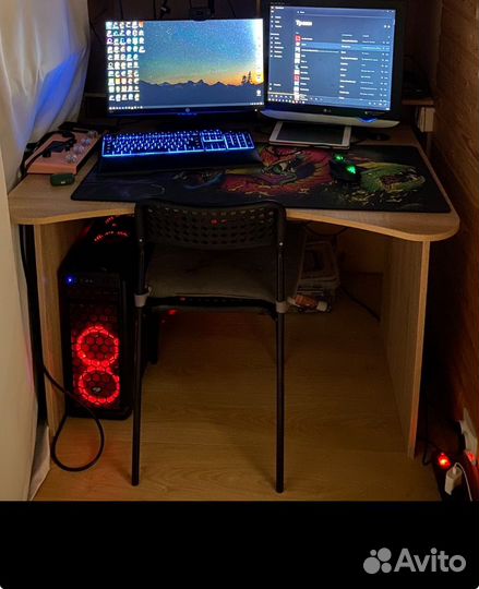 Компьютерный стол