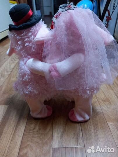 Барашек и овечка танцуют и поют