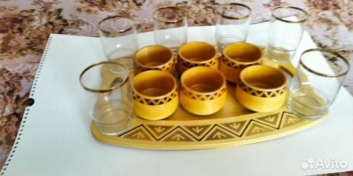 Набор стаканов на подносе(стекло, дерево)