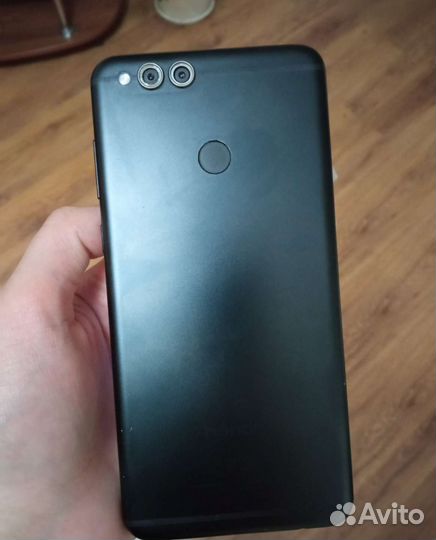 Телефон honor 7x