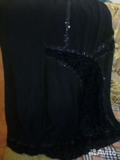 Костюмы женские 52, 50 размеры