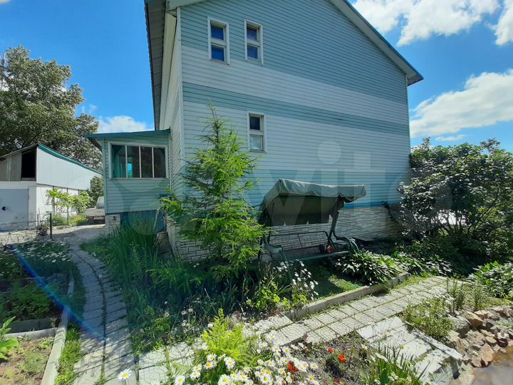 Коттедж 204 м² на участке 15 сот.