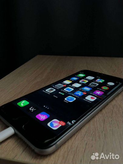 Телефон iPhone 6s plus