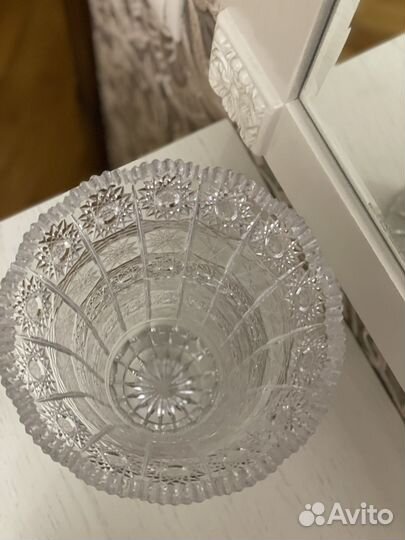 Большая хрустальная ваза