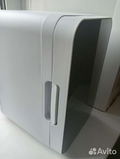 Минихолодильник для косметики