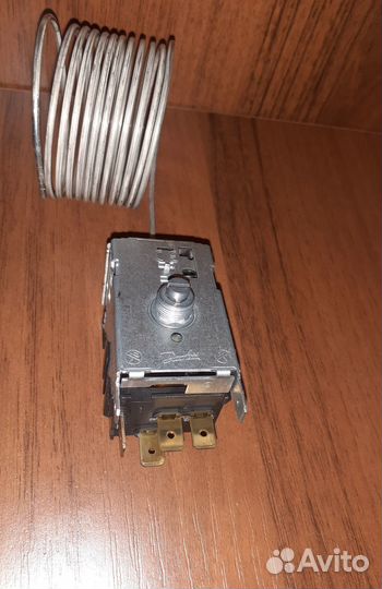 Термостат danfoss 077B0408